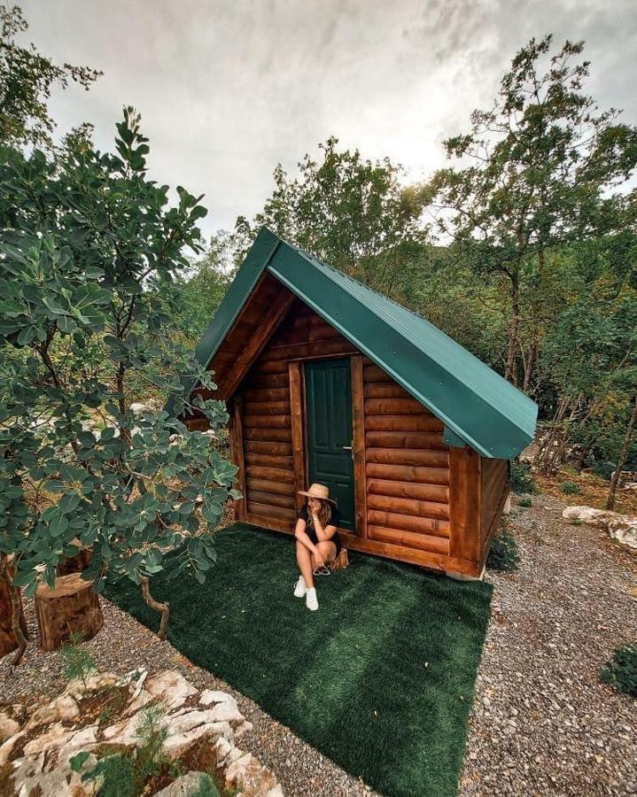 Camp Oaza,Lipa Hotell Cetinje Exteriör bild