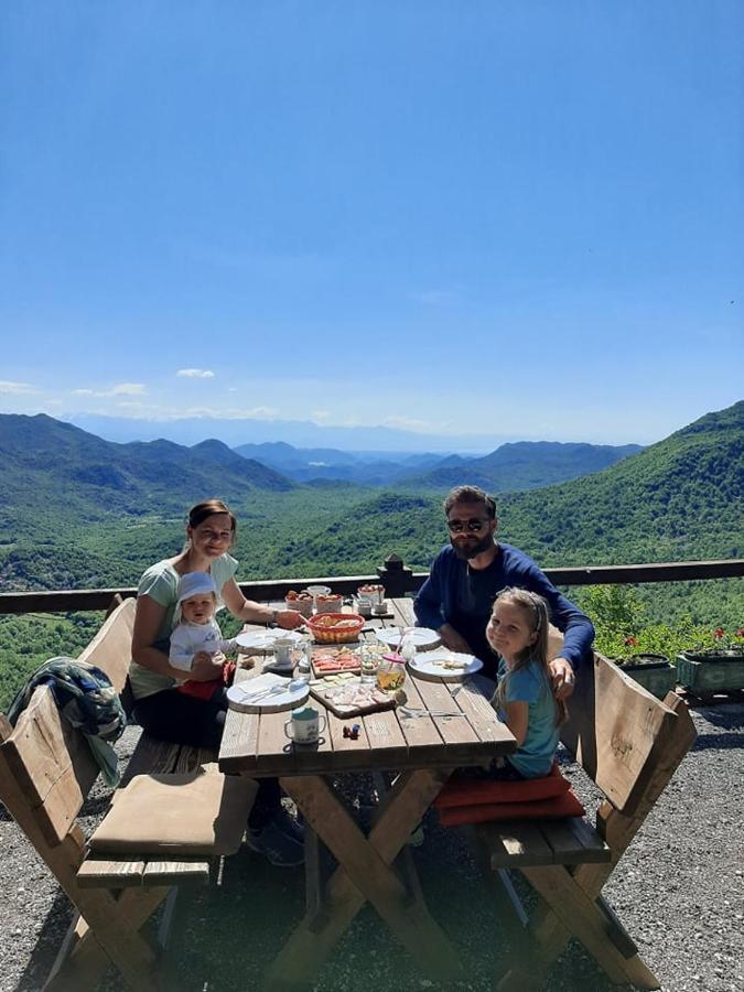 Camp Oaza,Lipa Hotell Cetinje Exteriör bild