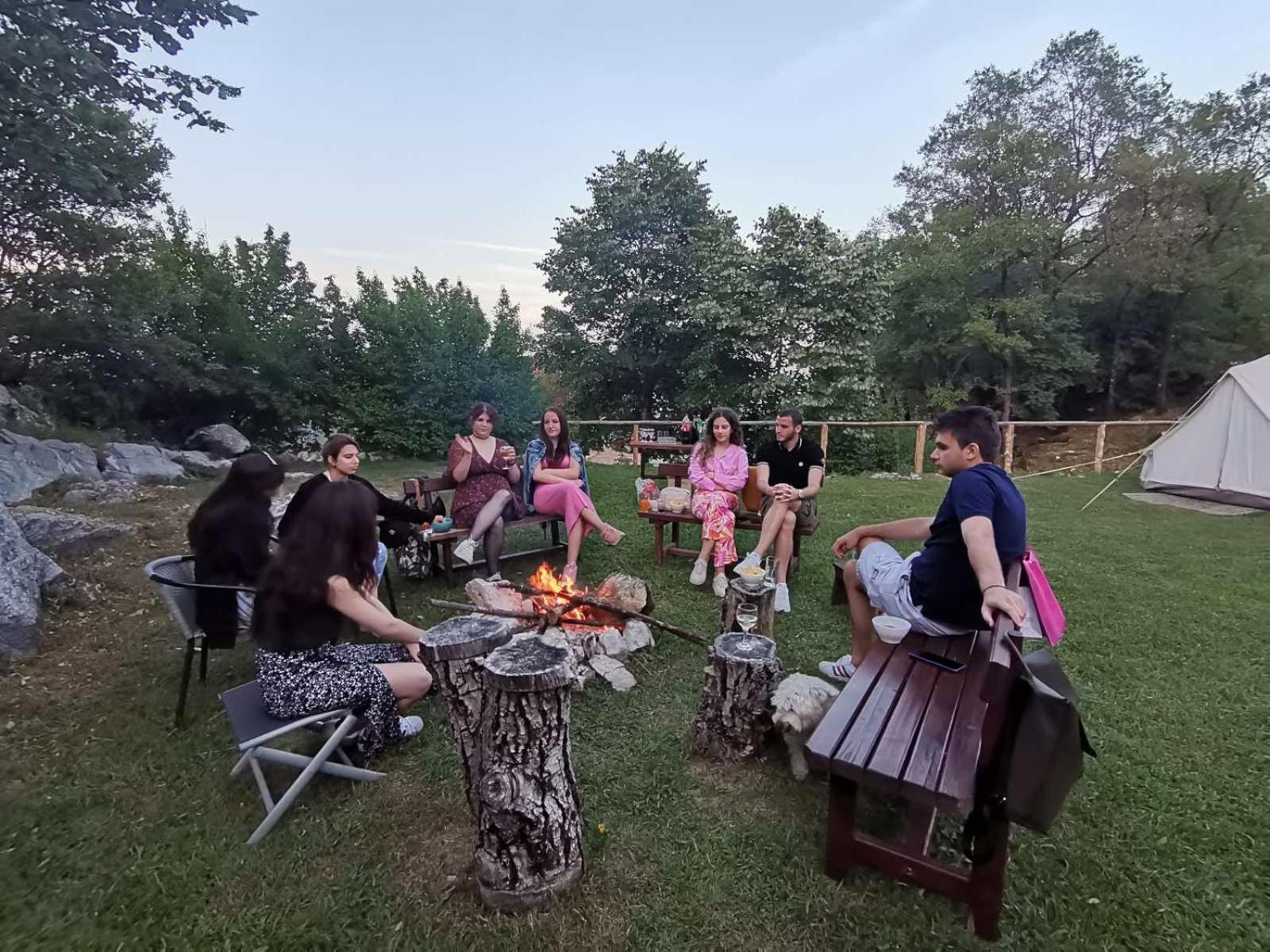Camp Oaza,Lipa Hotell Cetinje Exteriör bild