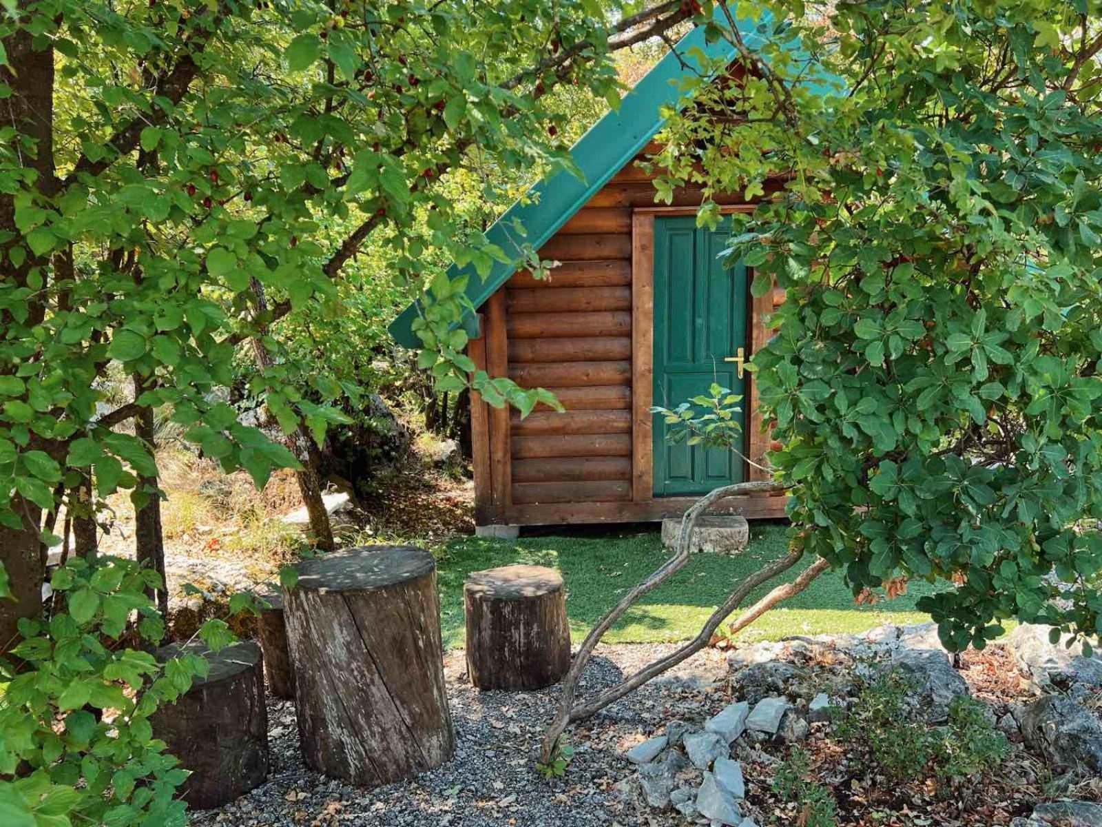 Camp Oaza,Lipa Hotell Cetinje Exteriör bild