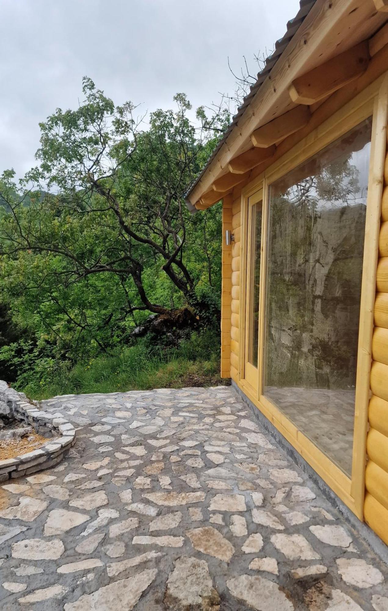 Camp Oaza,Lipa Hotell Cetinje Exteriör bild