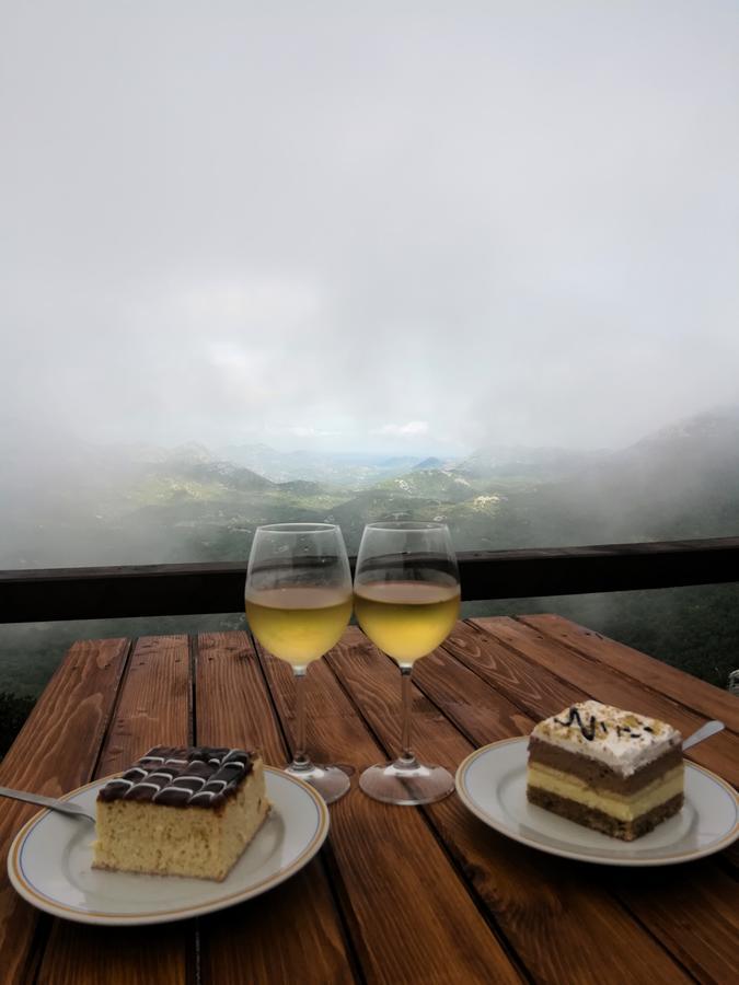 Camp Oaza,Lipa Hotell Cetinje Exteriör bild