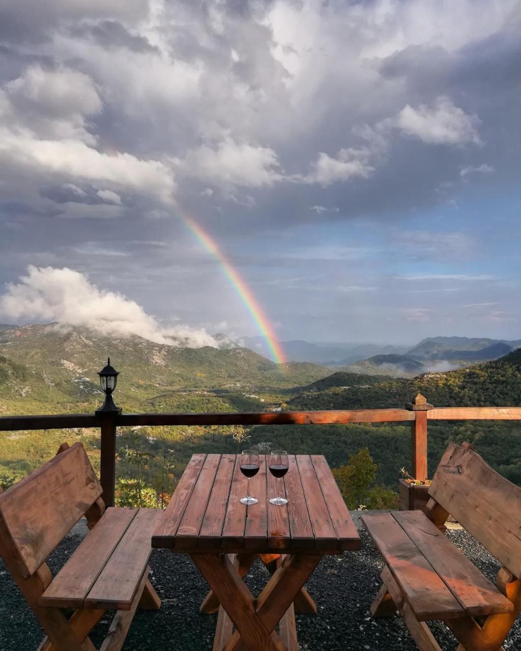 Camp Oaza,Lipa Hotell Cetinje Exteriör bild