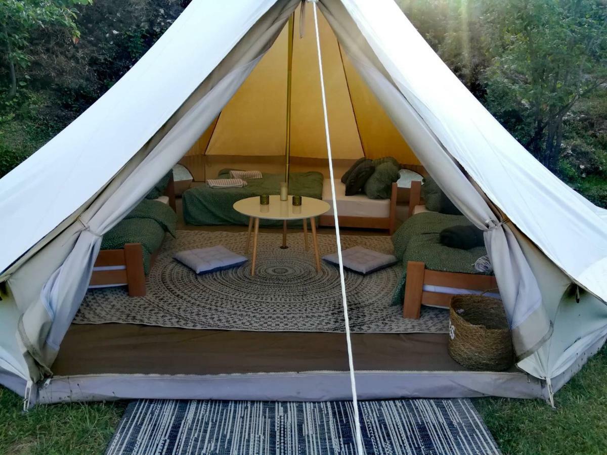 Camp Oaza,Lipa Hotell Cetinje Exteriör bild